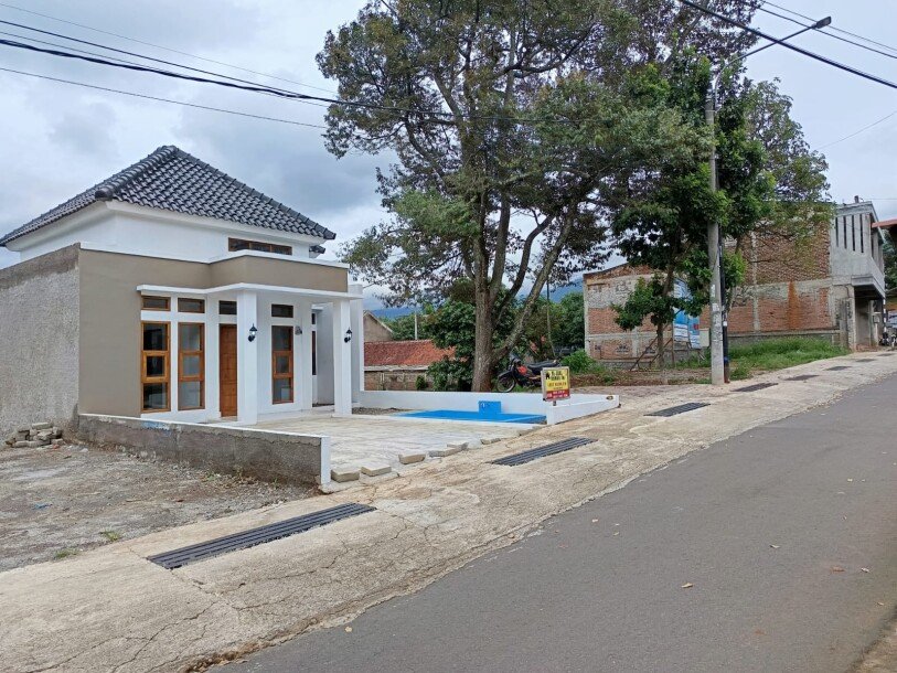 DIJUAL RUMAH STRATEGIS CIBIRU BANDUNG DEKAT JALAN UTAMA CICIL MUDAH-1