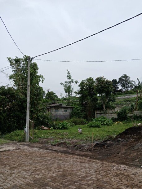 DIJUAL TANAH DATAR SUASANA ASRI SEMI VILLA PAKUHAJI BANDUNG JALAN LEBAR-8