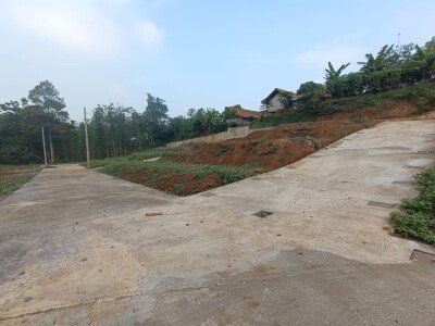 Dijual Tanah Kavling Bandung Timur dengan akses mobil lancar dan lokasi strategis dekat gerbang tol. Cocok untuk hunian